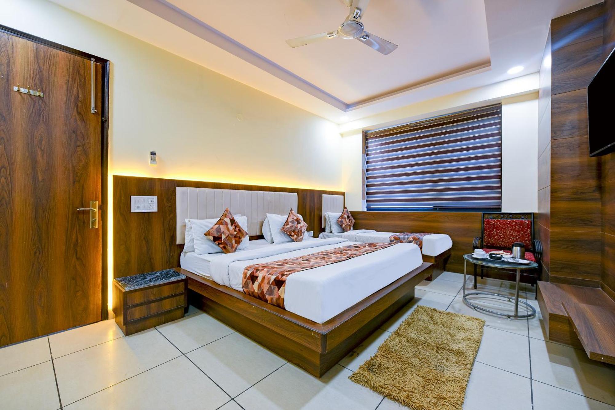 Hotel Le Grand - Walk-In From Rk Ashram Metro Station نيودلهي المظهر الخارجي الصورة