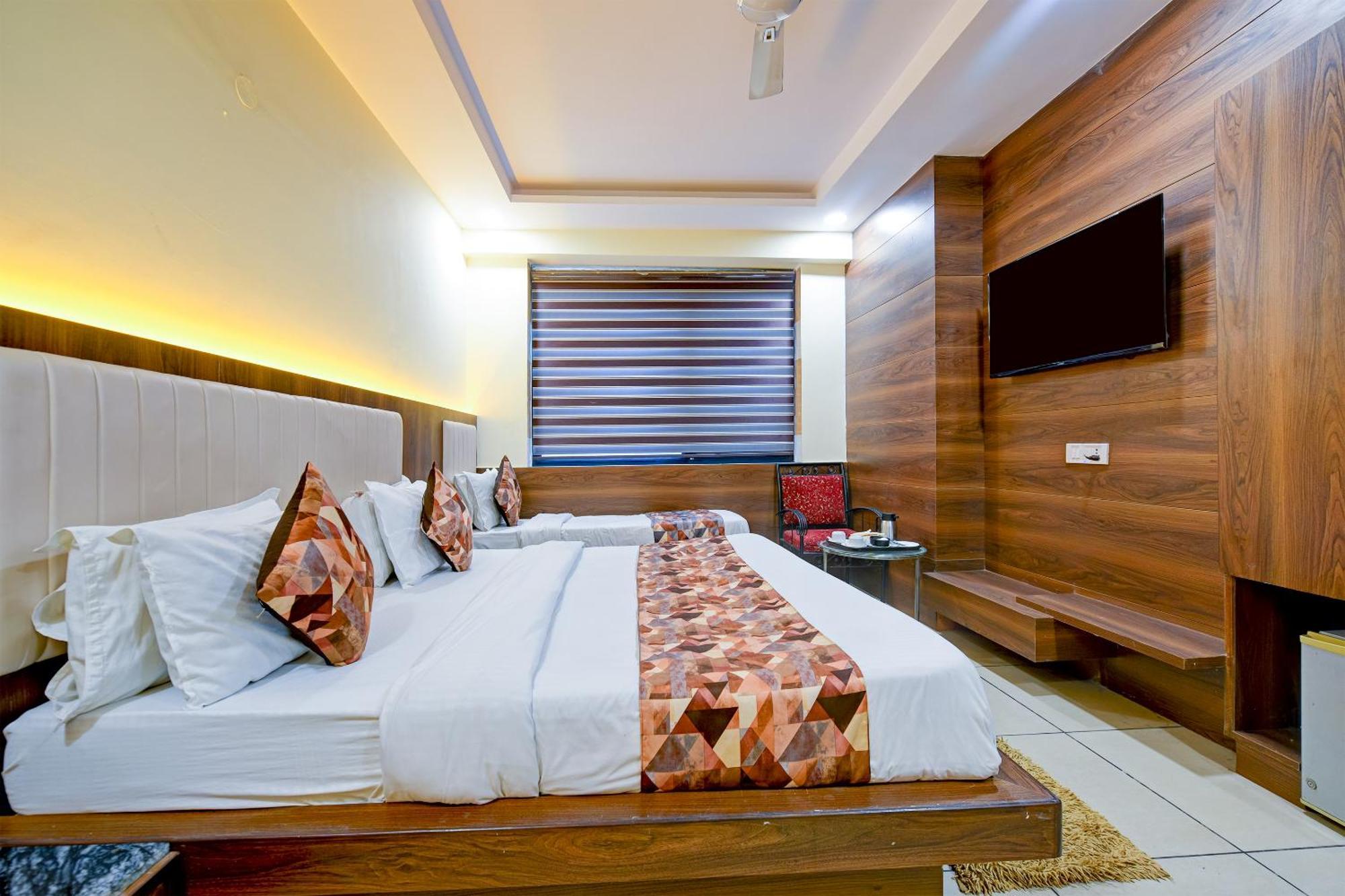 Hotel Le Grand - Walk-In From Rk Ashram Metro Station نيودلهي المظهر الخارجي الصورة